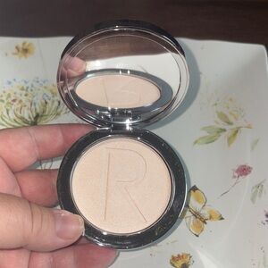 Rodial Instaglam Compact Deluxe Highlighting Powder